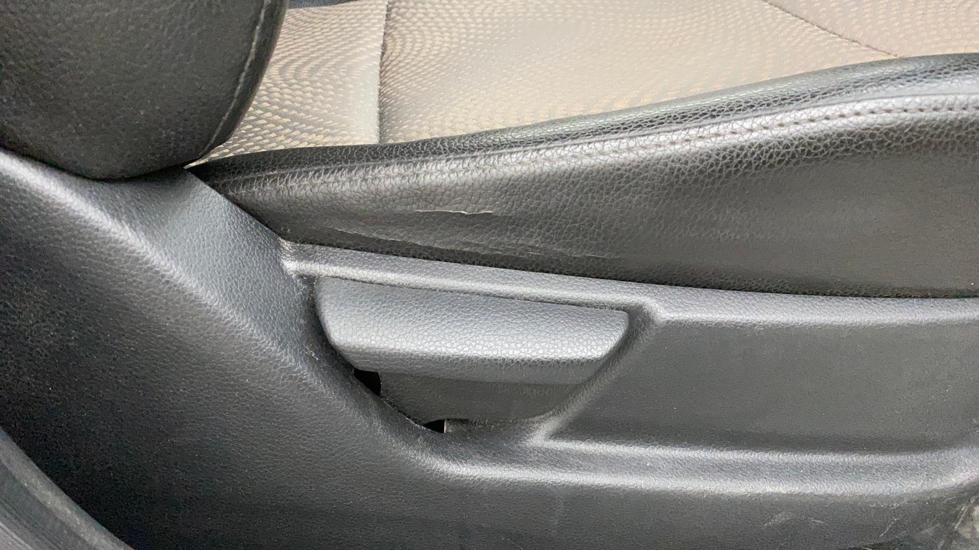 2016 Hyundai Eon SPORTZ, Petrol, Manual, 34,467 km, Driver Side Adjustment Panel