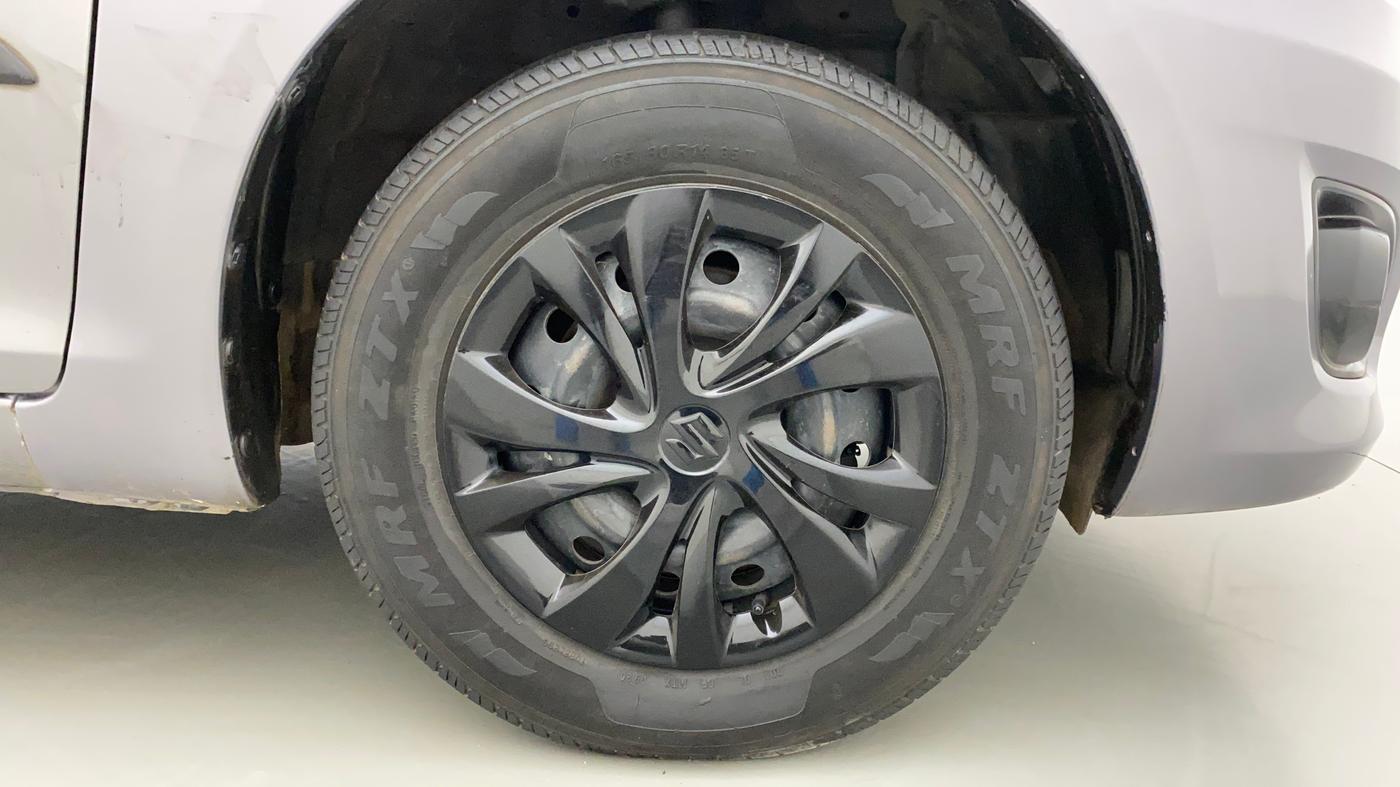 2014 Maruti Swift Dzire VXI, Petrol, Manual, 1,30,623 km, Right Front Wheel