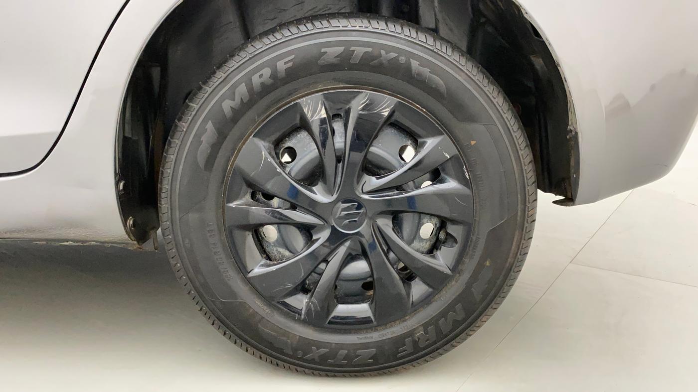 2014 Maruti Swift Dzire VXI, Petrol, Manual, 1,30,623 km, Left Rear Wheel