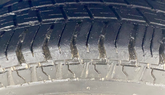 2019 Maruti Alto 800 LXI, Petrol, Manual, 33,309 km, Right Front Tyre Tread
