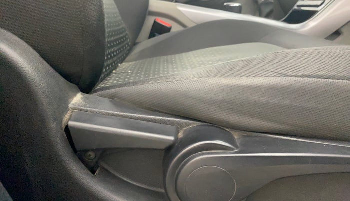 2017 Tata NEXON XZ PLUS DIESEL, Diesel, Manual, 50,361 km, Driver Side Adjustment Panel