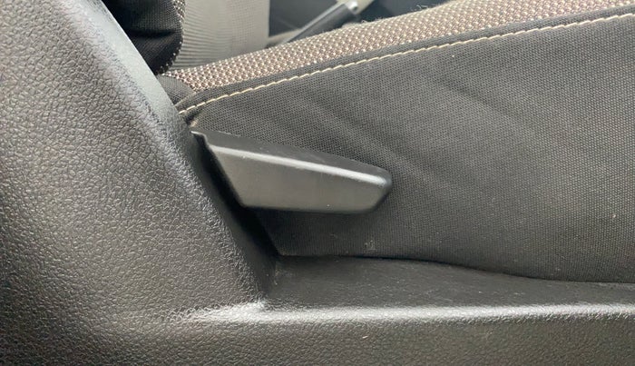 2021 Renault Duster RXZ 1.3 TURBO PETROL CVT, Petrol, Automatic, 49,685 km, Driver Side Adjustment Panel