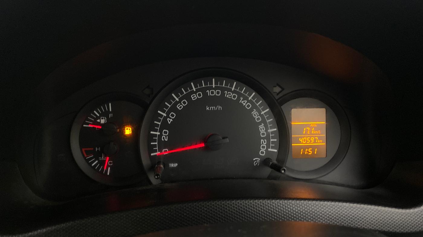2017 Maruti Swift LXI (O), Petrol, Manual, 40,597 km, Odometer Image