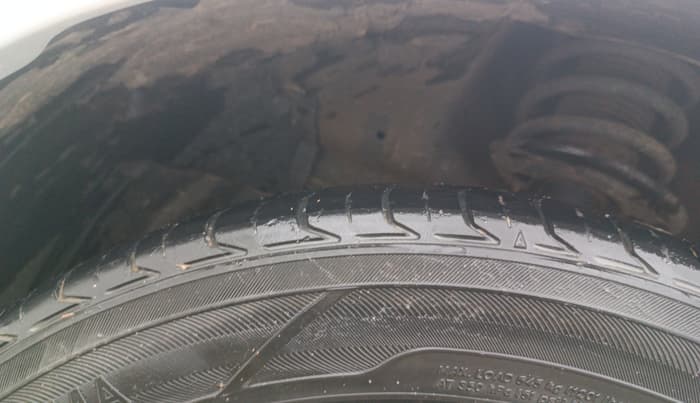 2017 Maruti Ciaz ALPHA DIESEL 1.3, Diesel, Manual, 57,151 km, Left Front Tyre Tread