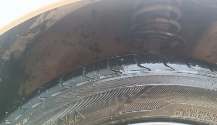 2017 Maruti Ciaz ALPHA DIESEL 1.3, Diesel, Manual, 57,151 km, Right Front Tyre Tread