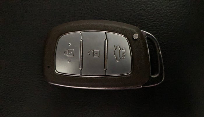 2022 Hyundai GRAND I10 NIOS ASTA 1.2 KAPPA VTVT, Petrol, Manual, 38,253 km, Key Close Up