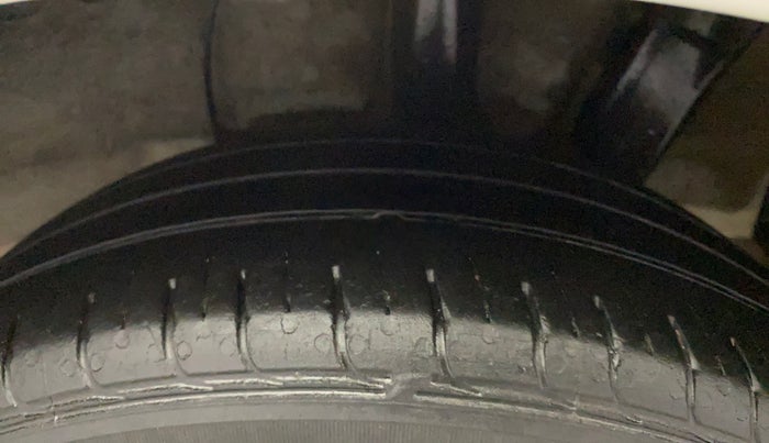 2022 Hyundai GRAND I10 NIOS ASTA 1.2 KAPPA VTVT, Petrol, Manual, 38,253 km, Left Rear Tyre Tread