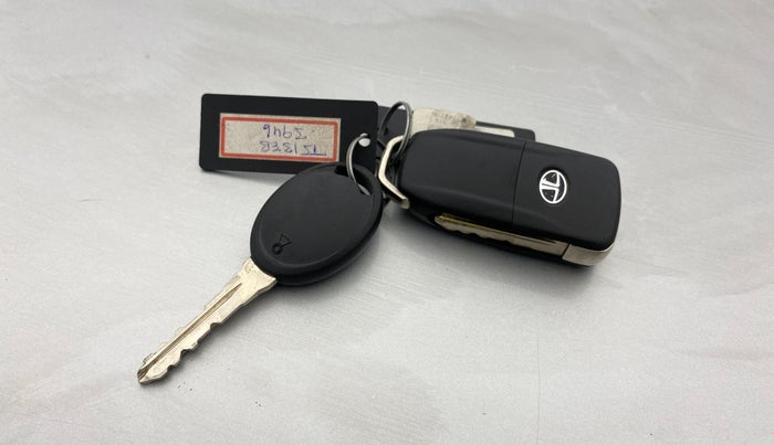 2014 Tata Zest XMS PETROL, Petrol, Manual, 42,931 km, Key Close Up