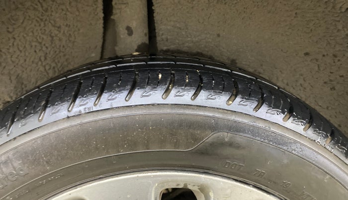 2017 Maruti Baleno ZETA CVT PETROL 1.2, Petrol, Automatic, 44,821 km, Right Rear Tyre Tread