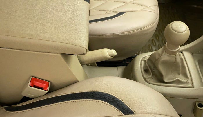 2014 Maruti Swift Dzire LXI, Petrol, Manual, 63,308 km, Gear Lever
