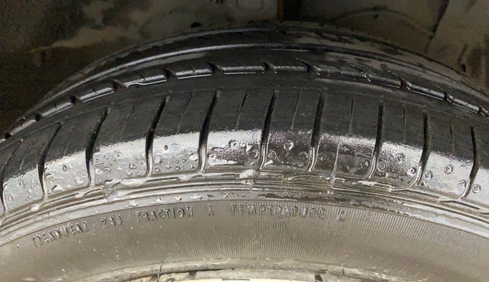 2017 Maruti Ciaz DELTA 1.4 AT PETROL, Petrol, Automatic, 89,074 km, Right Front Tyre Tread