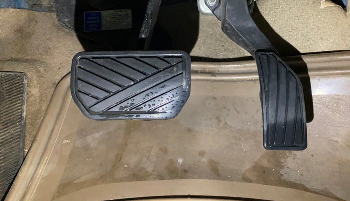 2017 Maruti Ciaz DELTA 1.4 AT PETROL, Petrol, Automatic, 89,074 km, Pedals