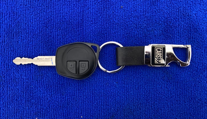 2015 Maruti Swift VXI, Petrol, Manual, 11,061 km, Key Close Up