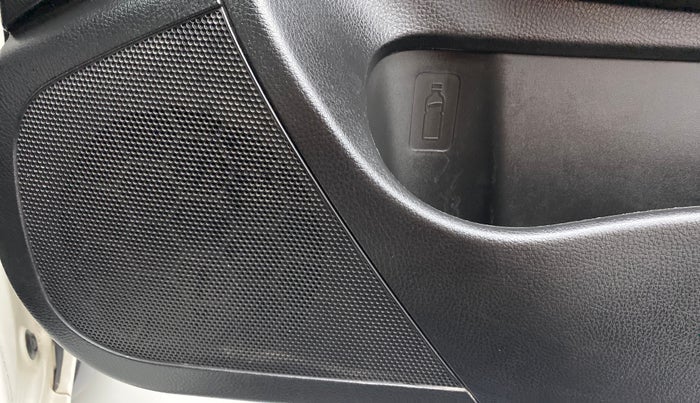 2015 Maruti Swift VXI, Petrol, Manual, 11,061 km, Speaker