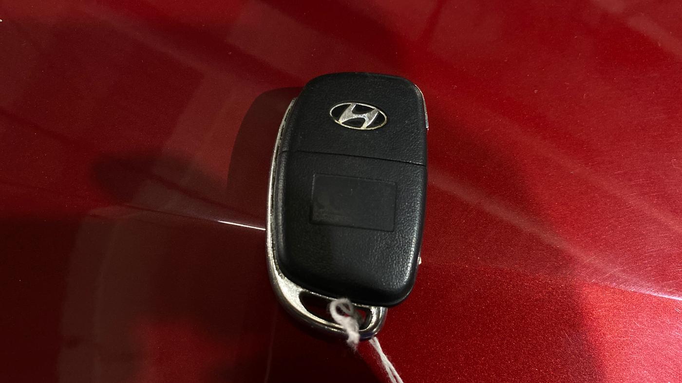2020 Hyundai Elite i20 SPORTZ PLUS 1.2 DUAL TONE, Petrol, Manual, 57,933 km, Key Close Up