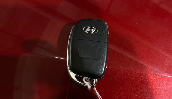 2020 Hyundai Elite i20 SPORTZ PLUS 1.2 DUAL TONE, Petrol, Manual, 57,928 km, Key Close Up