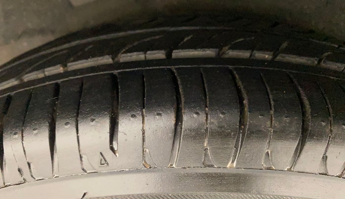 2011 Hyundai i10 SPORTZ 1.2, Petrol, Manual, 55,971 km, Right Rear Tyre Tread