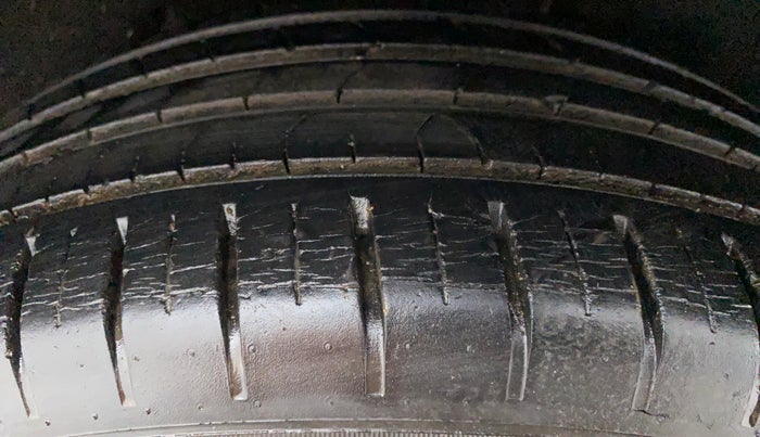 2017 Maruti Baleno ZETA PETROL 1.2, Petrol, Manual, 27,544 km, Left Rear Tyre Tread