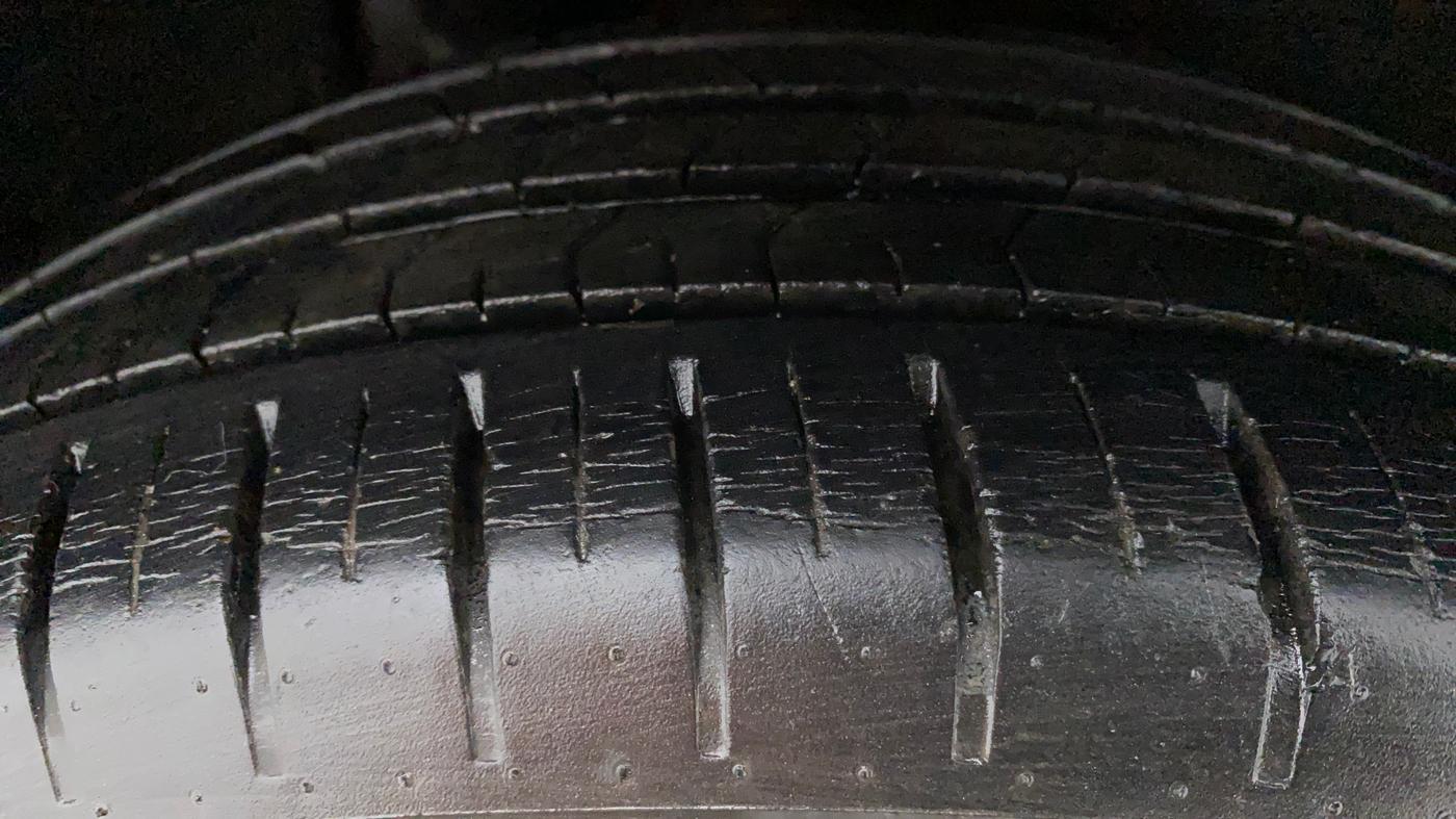 2017 Maruti Baleno ZETA PETROL 1.2, Petrol, Manual, 27,544 km, Right Rear Tyre Tread