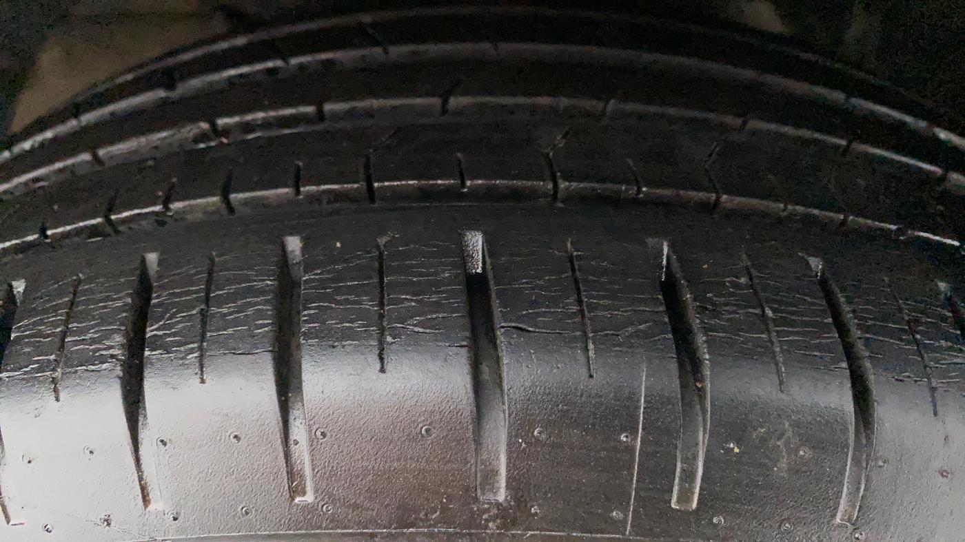2017 Maruti Baleno ZETA PETROL 1.2, Petrol, Manual, 27,544 km, Left Front Tyre Tread