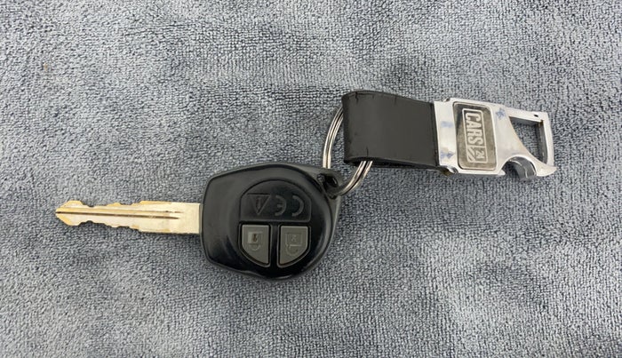 2018 Maruti Vitara Brezza VDI, Diesel, Manual, 28,632 km, Key Close Up