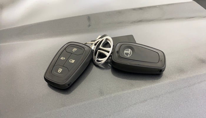 2020 Tata NEXON XZ PLUS (O) PETROL, Petrol, Manual, 20,702 km, Key Close Up