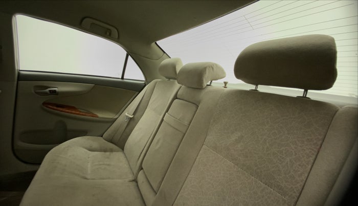 2010 Toyota Corolla Altis G PETROL, Petrol, Manual, 69,278 km, Right Side Rear Door Cabin
