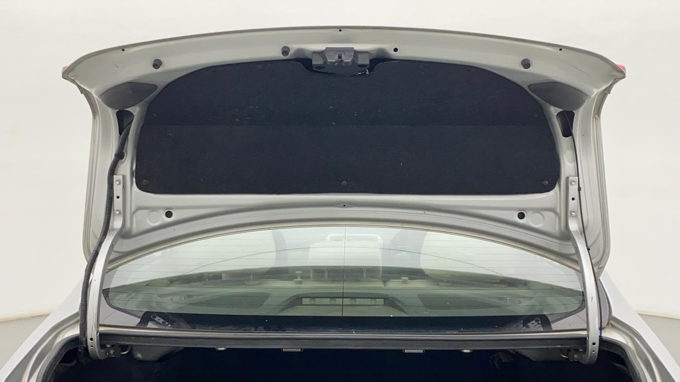 2010 Toyota Corolla Altis G PETROL, Petrol, Manual, 69,278 km, Boot Door Open