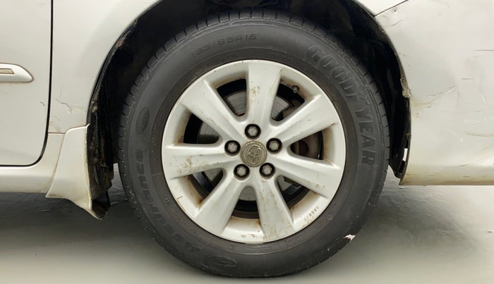 2010 Toyota Corolla Altis G PETROL, Petrol, Manual, 69,278 km, Right Front Wheel