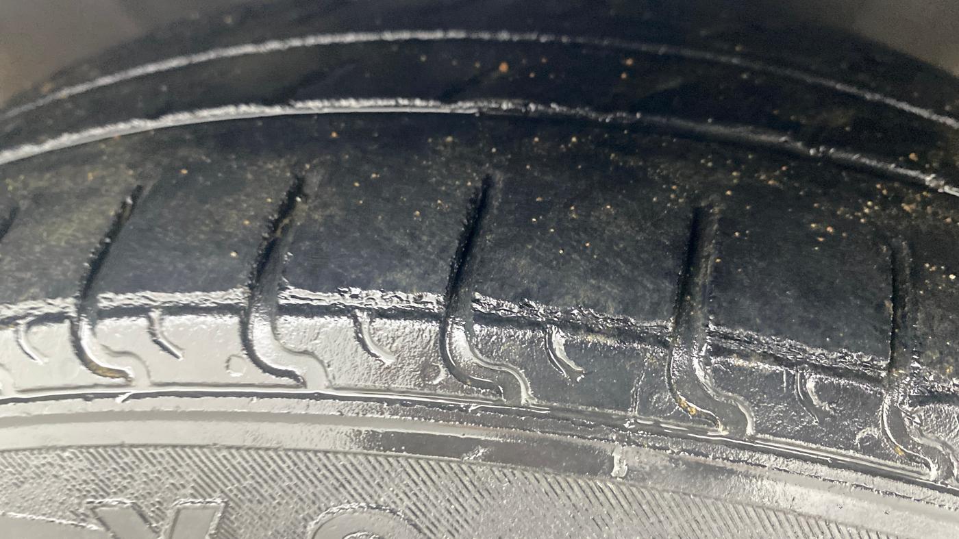 2019 Hyundai Grand i10 SPORTZ AT 1.2 KAPPA VTVT, Petrol, Automatic, 1,13,401 km, Right Front Tyre Tread
