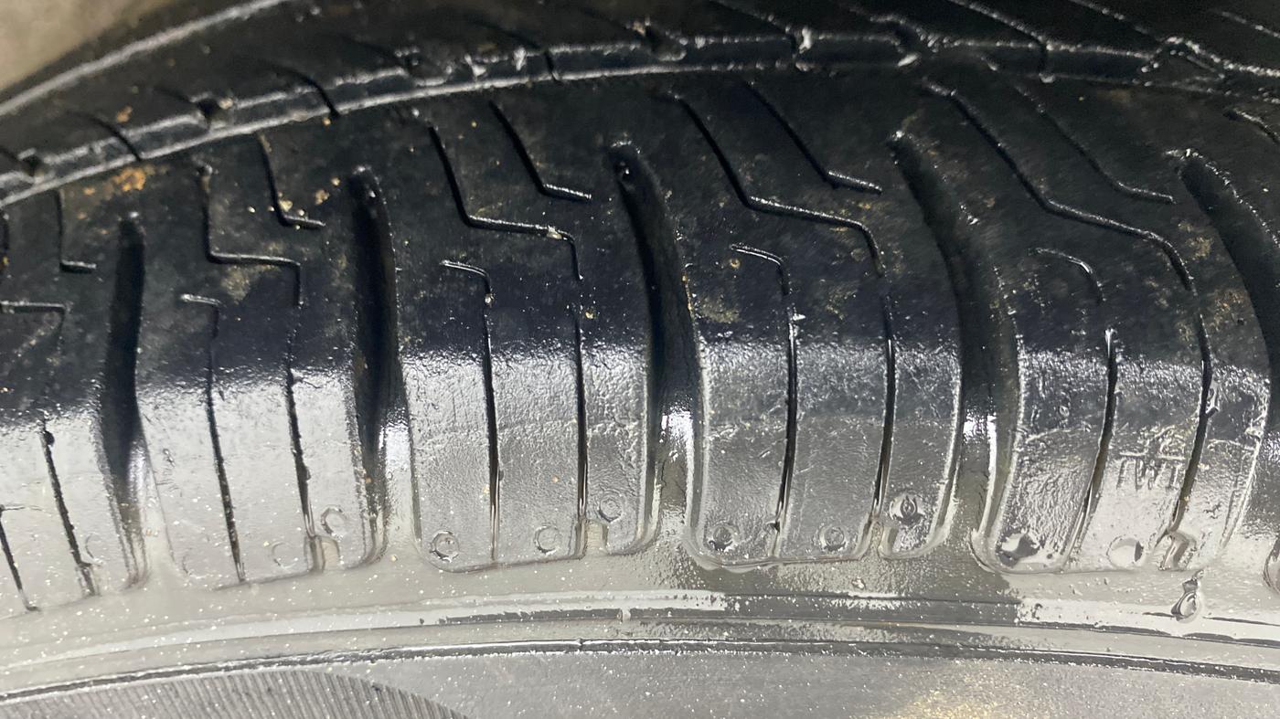 2019 Hyundai Grand i10 SPORTZ AT 1.2 KAPPA VTVT, Petrol, Automatic, 1,13,401 km, Left Rear Tyre Tread