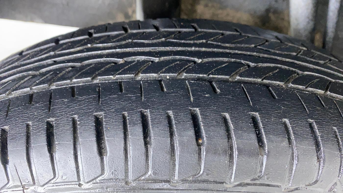 2018 Renault Kwid RXL, Petrol, Manual, 29,756 km, Right Rear Tyre Tread