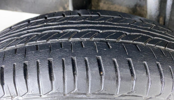 2018 Renault Kwid RXL, Petrol, Manual, 29,756 km, Right Rear Tyre Tread