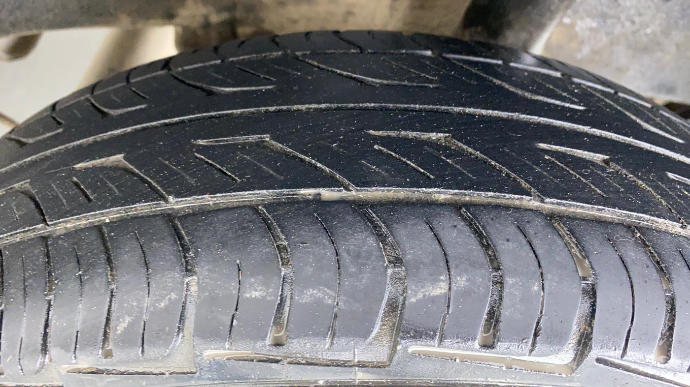 2018 Renault Kwid RXL, Petrol, Manual, 29,756 km, Left Rear Tyre Tread