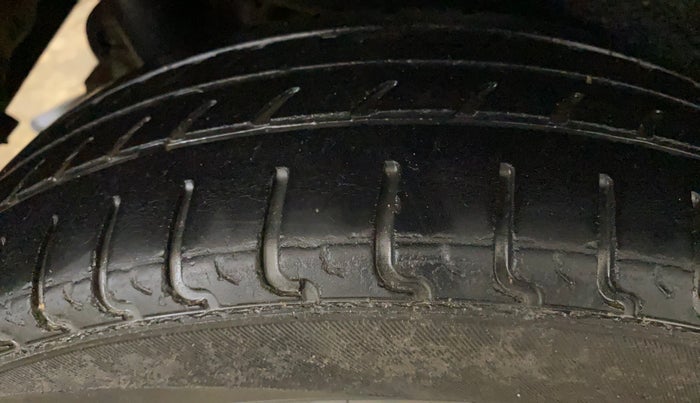 2018 Maruti Wagon R 1.0 VXI, Petrol, Manual, 37,905 km, Right Rear Tyre Tread