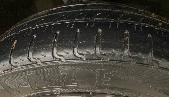 2018 Maruti Wagon R 1.0 VXI, Petrol, Manual, 37,905 km, Right Front Tyre Tread