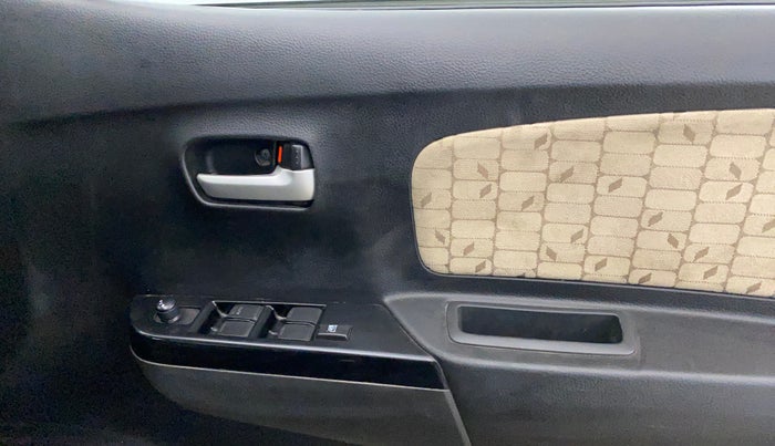 2018 Maruti Wagon R 1.0 VXI, Petrol, Manual, 37,905 km, Driver Side Door Panels Control