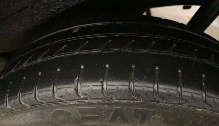 2018 Maruti Wagon R 1.0 VXI, Petrol, Manual, 37,905 km, Left Rear Tyre Tread
