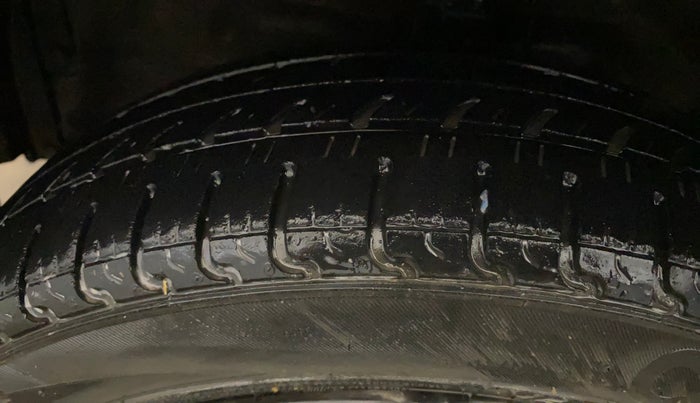 2018 Maruti Wagon R 1.0 VXI, Petrol, Manual, 37,905 km, Left Front Tyre Tread