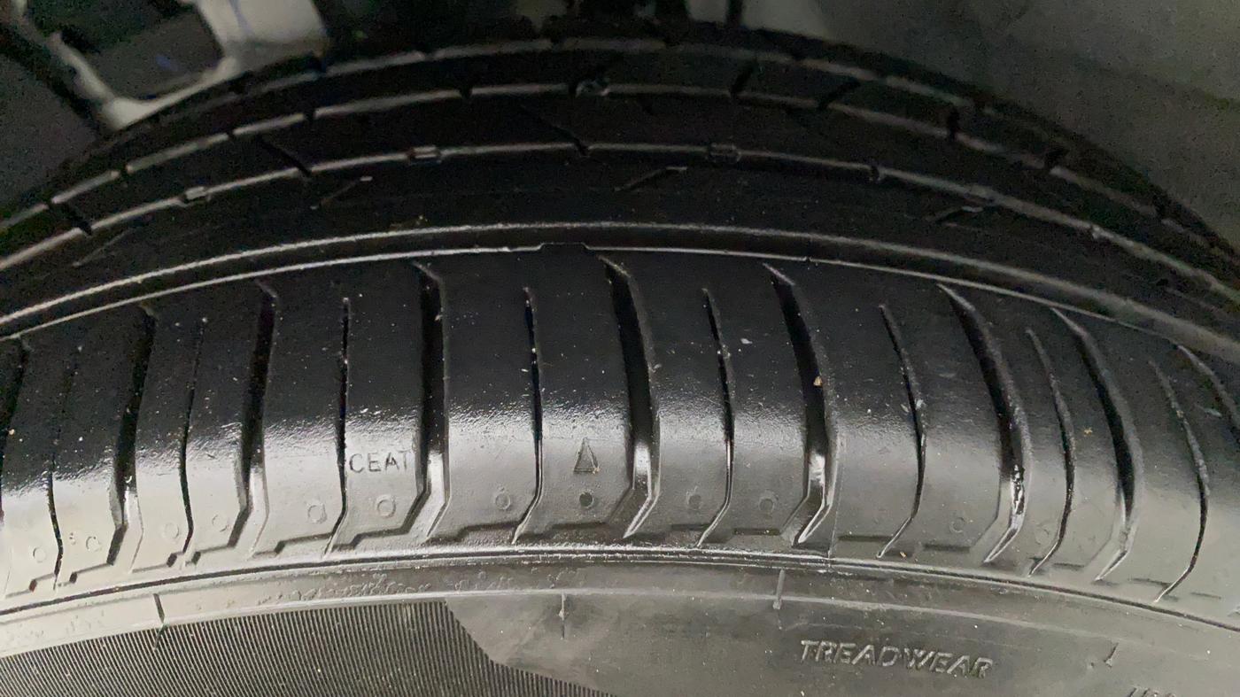 2020 Hyundai VENUE 1.0 TURBO GDI SX+ AT, Petrol, Automatic, 3,201 km, Left Front Tyre Tread