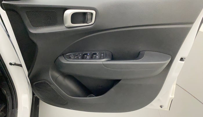 2020 Hyundai VENUE 1.0 TURBO GDI SX+ AT, Petrol, Automatic, 3,201 km, Driver Side Door Panels Control