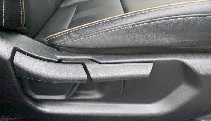 2020 Hyundai NEW I20 ASTA (O) 1.0 TURBO GDI DCT, Petrol, Automatic, 18,169 km, Driver Side Adjustment Panel