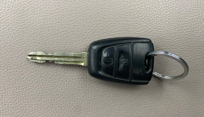 2015 Hyundai Grand i10 SPORTZ 1.2 KAPPA VTVT, Petrol, Manual, 66,688 km, Key Close Up