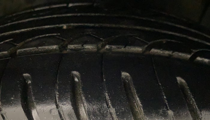 2015 Hyundai Grand i10 SPORTZ 1.2 KAPPA VTVT, Petrol, Manual, 66,688 km, Right Front Tyre Tread