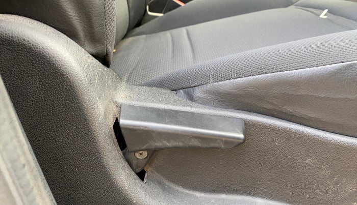 2017 Tata Tiago XT PETROL, Petrol, Manual, 1,36,388 km, Driver Side Adjustment Panel