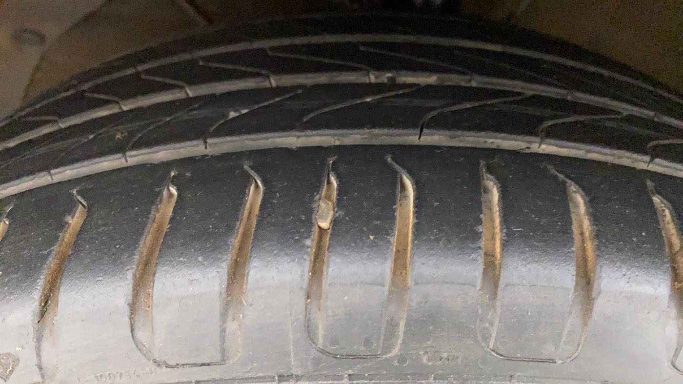 2017 Maruti Baleno ALPHA CVT PETROL 1.2, Petrol, Automatic, 94,172 km, Left Front Tyre Tread