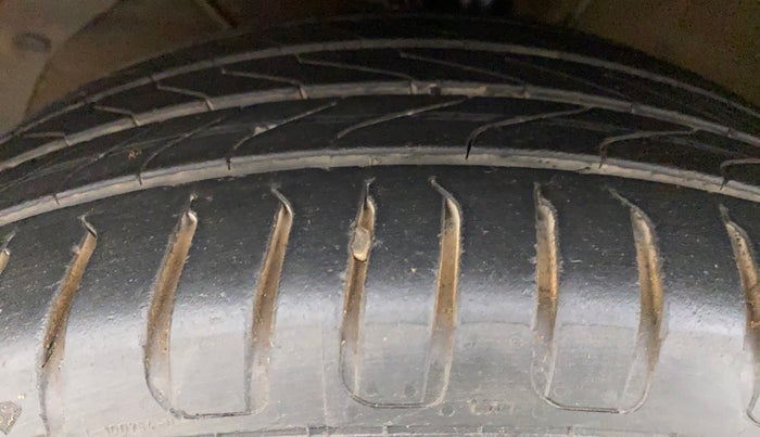 2017 Maruti Baleno ALPHA CVT PETROL 1.2, Petrol, Automatic, 94,172 km, Left Front Tyre Tread