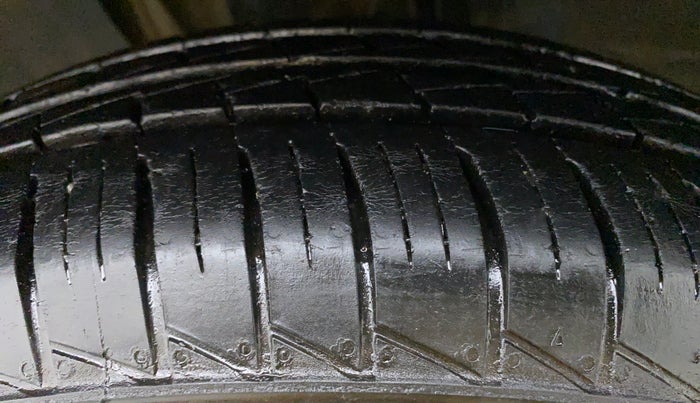 2020 Renault TRIBER RXZ AT, Petrol, Automatic, 18,112 km, Right Rear Tyre Tread