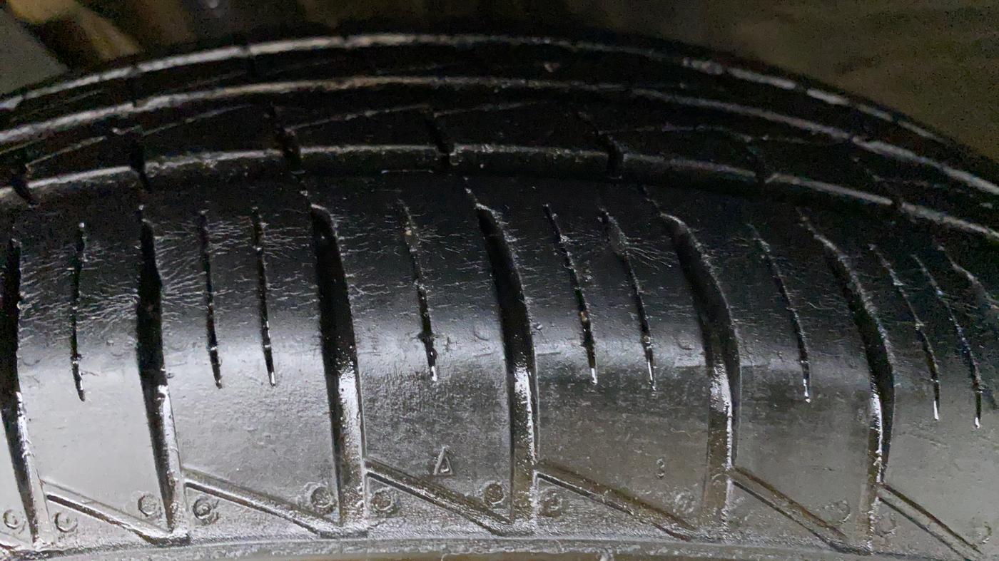 2020 Renault TRIBER RXZ AT, Petrol, Automatic, 18,112 km, Left Front Tyre Tread