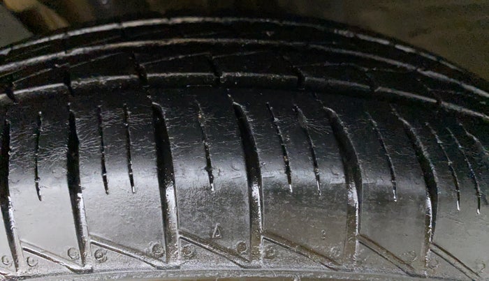 2020 Renault TRIBER RXZ AT, Petrol, Automatic, 18,112 km, Left Front Tyre Tread